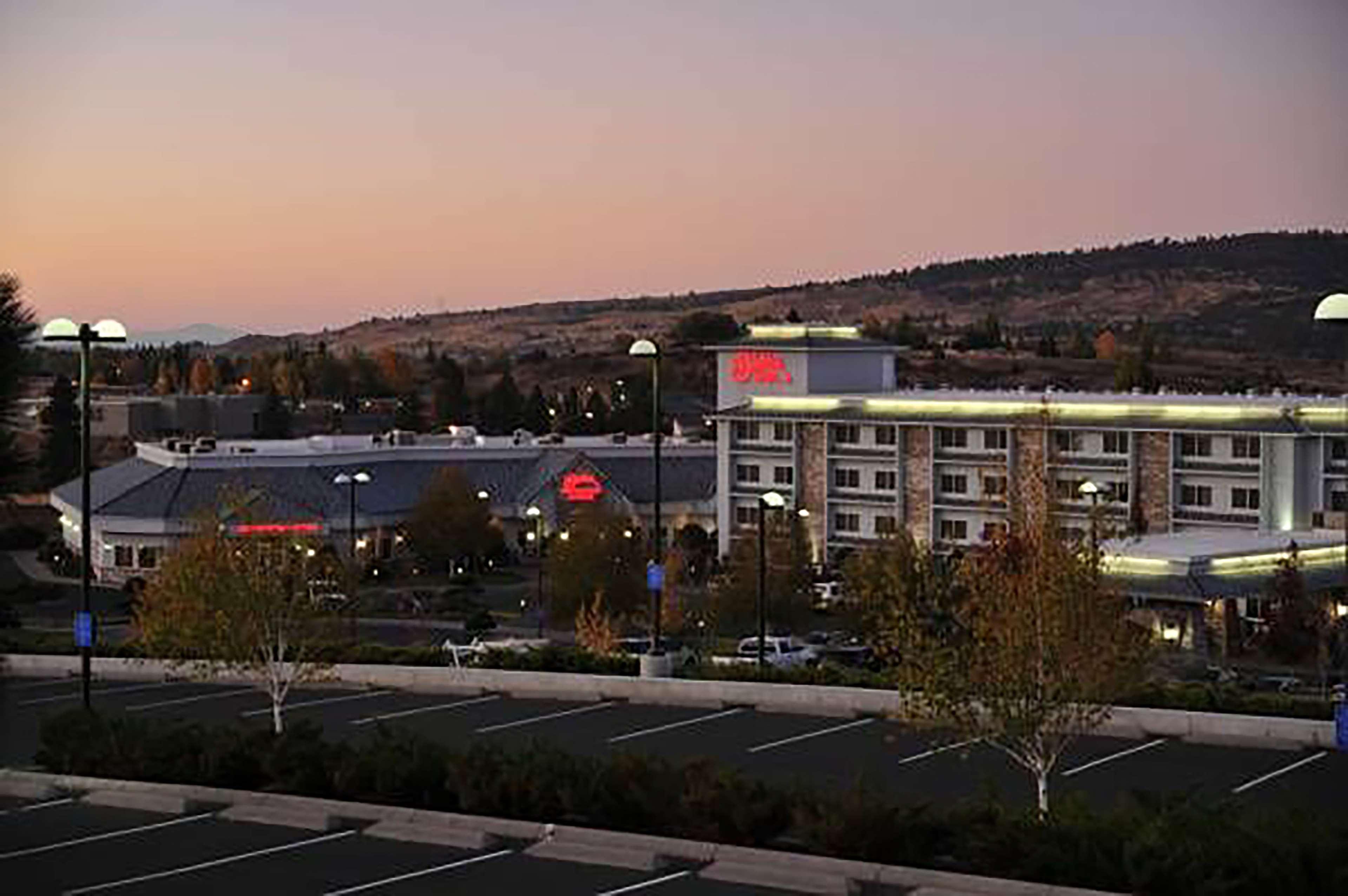 Shilo Inn Suites Klamath Falls Exterior foto